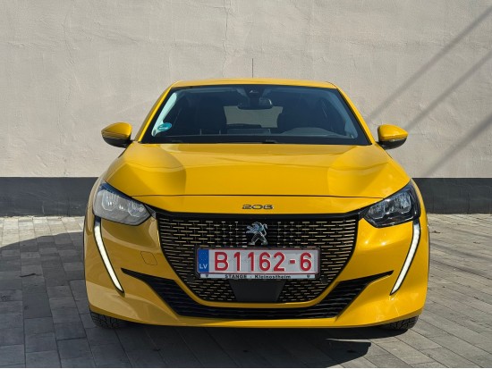 Peugeot e-208
