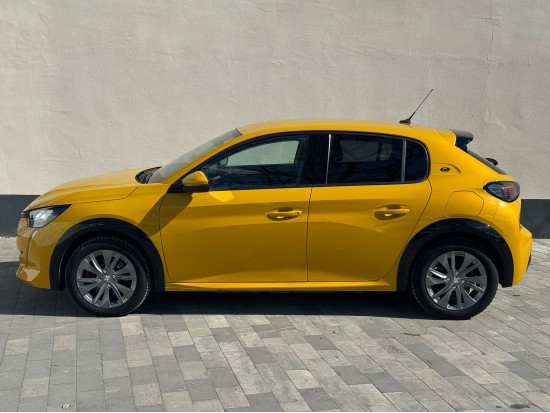 Peugeot e-208