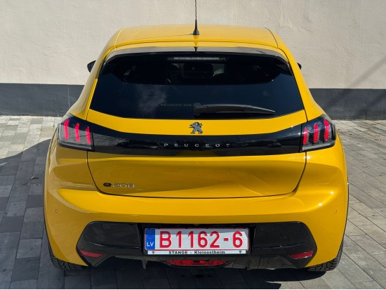 Peugeot e-208