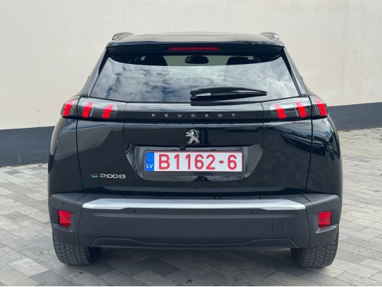 Peugeot e-2008