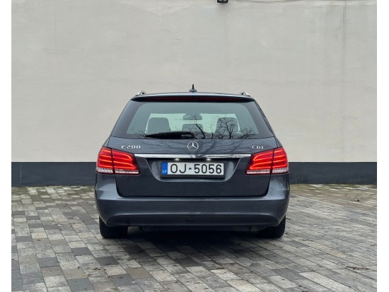 Mercedes E200