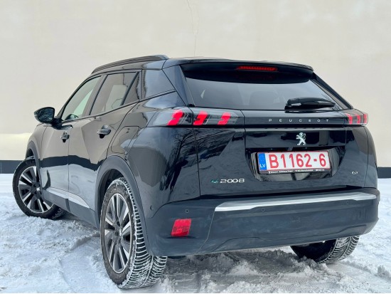Peugeot e-2008