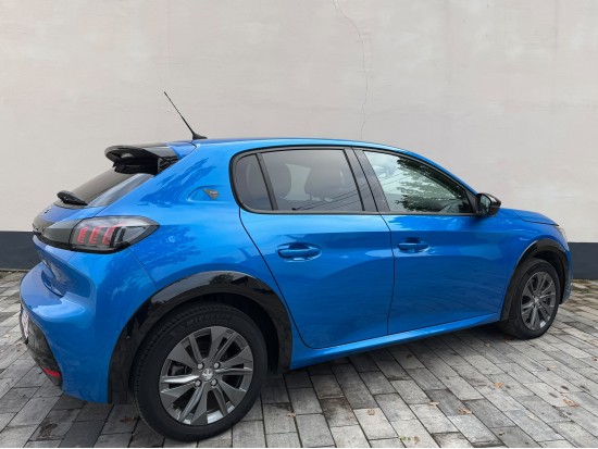 Peugeot e-208 Road Trip