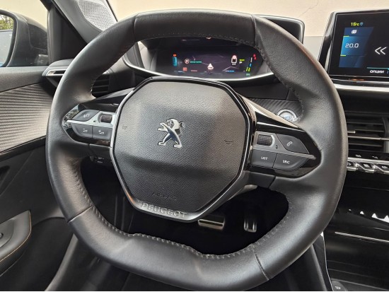 Peugeot e-208 Road Trip