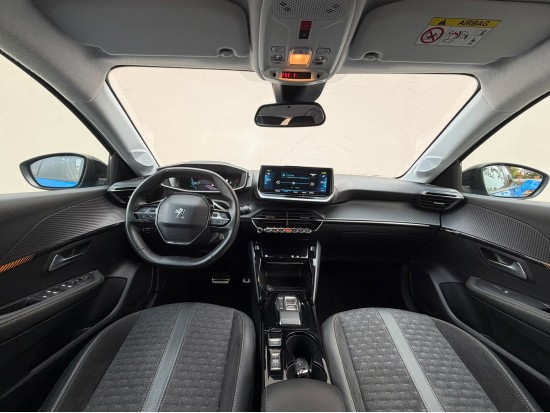 Peugeot e-208 Road Trip
