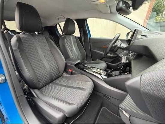 Peugeot e-208 Road Trip