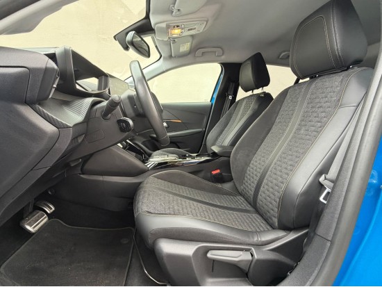 Peugeot e-208 Road Trip