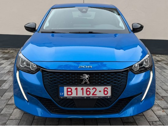 Peugeot e-208 Road Trip