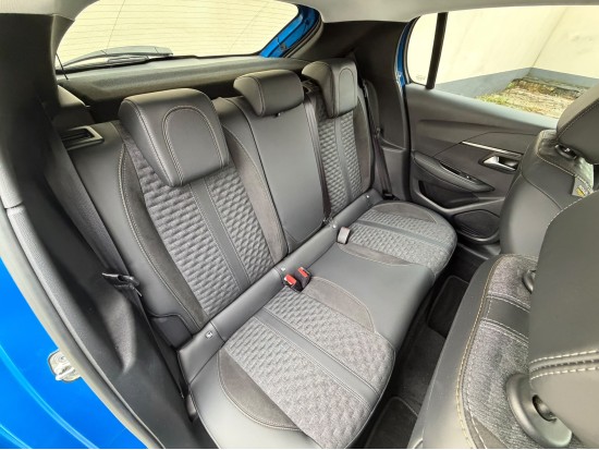 Peugeot e-208 Road Trip