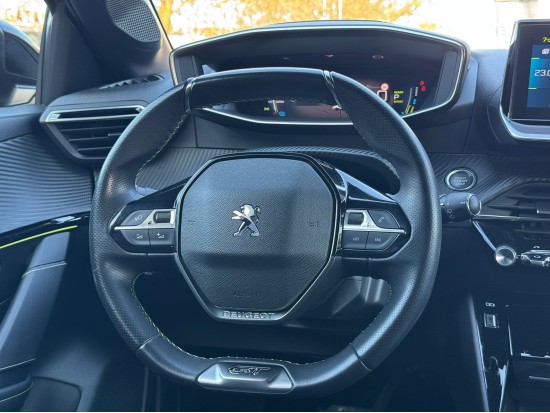 Peugeot e-208 GT