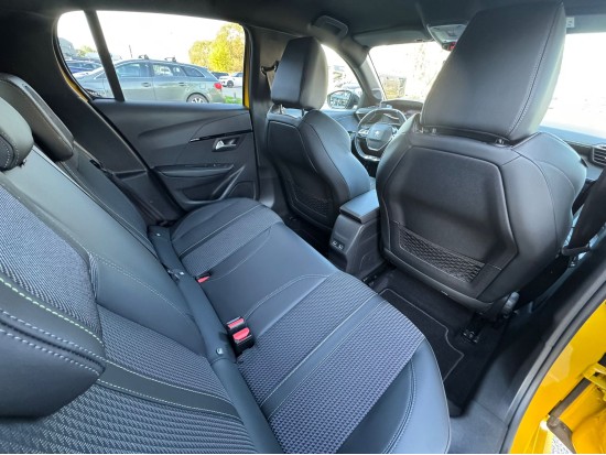 Peugeot e-208 GT