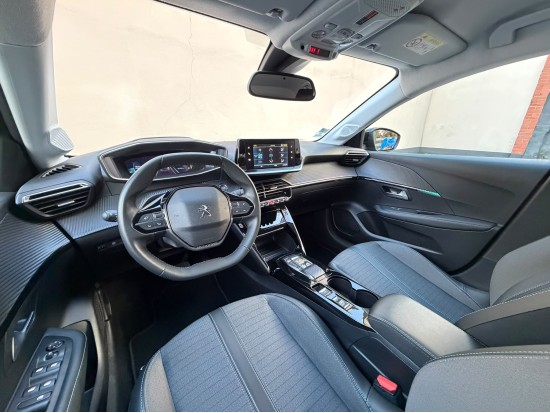 Peugeot e-208